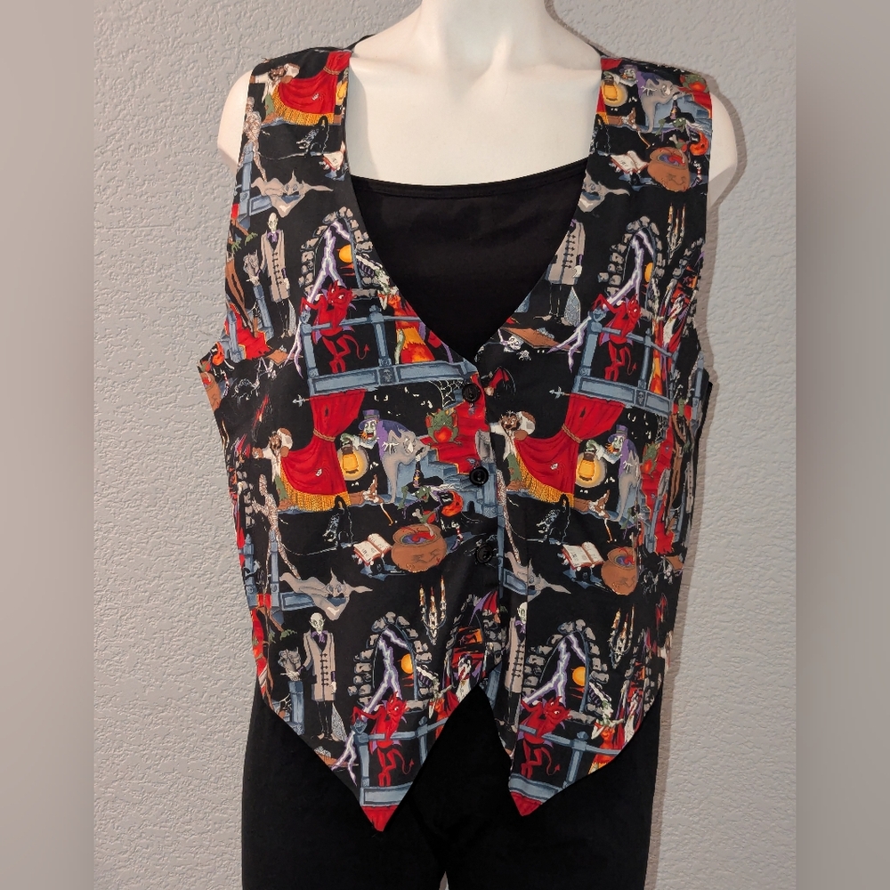 Vintage 111 Main‎ Halloween Vest With Gothic Print -  Size Large